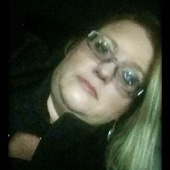 Meet your Posher, Tina - Picture 1 of 1